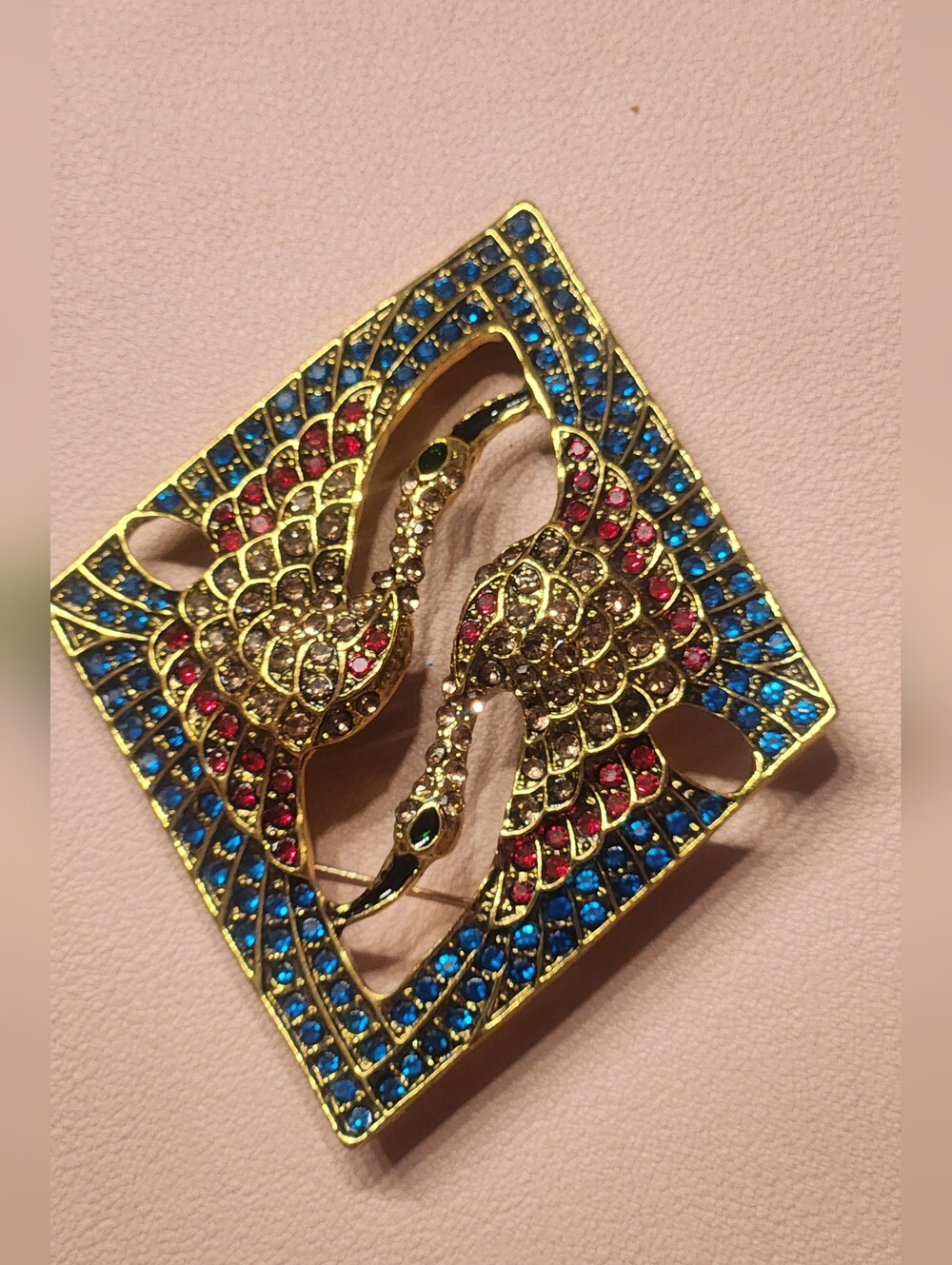 Unique Brooch And Beautiful Design